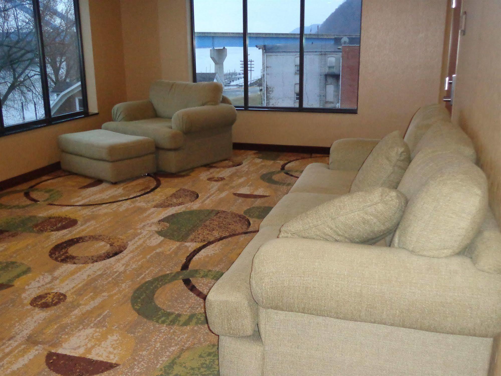 คอบเบิลสโตน โฮเต็ล แอนด์ สวีท มาร์เกต Hotel Marquette ภายนอก รูปภาพ