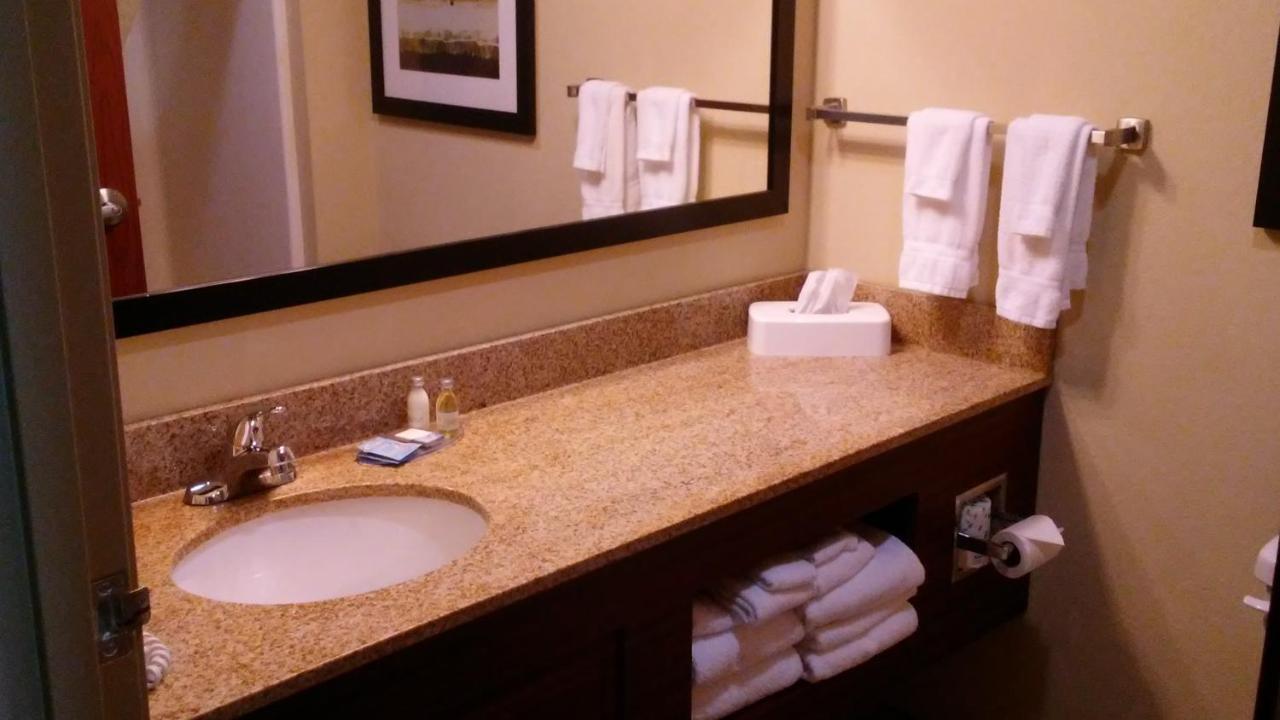 คอบเบิลสโตน โฮเต็ล แอนด์ สวีท มาร์เกต Hotel Marquette ภายนอก รูปภาพ